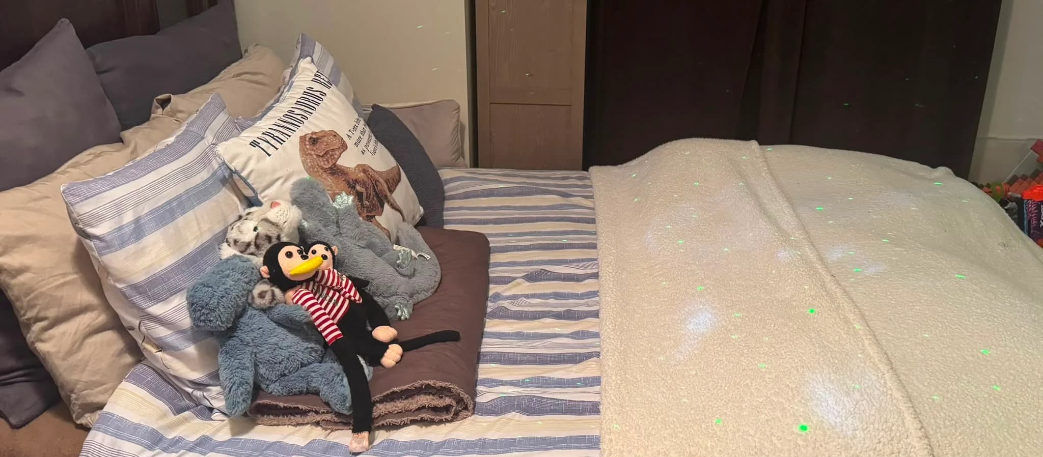 Bedroom cleaning before and after, after
